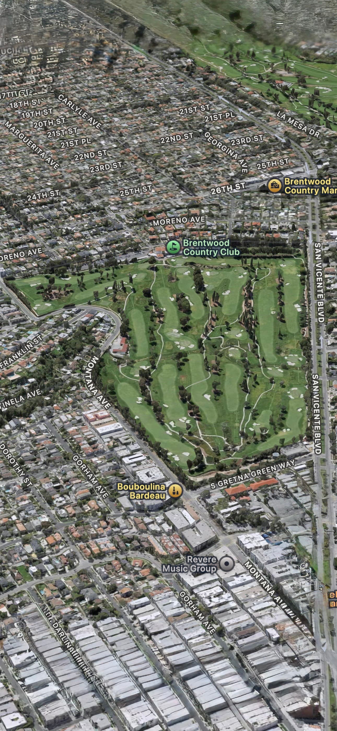 Apple Maps aerial view of Brentwood Country Club and the surrounding Brentwood neighborhood with San Vicente Boulevard